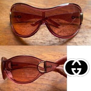 cranberry pink/purple authentic vintage Gucci shield sunglasses! Gold detailing